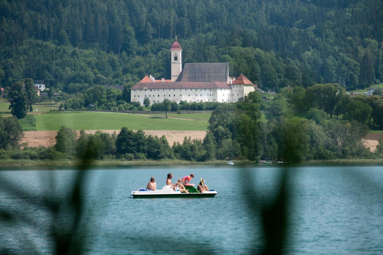Hotel Seehof Sankt Georgen am Langsee Exterior photo