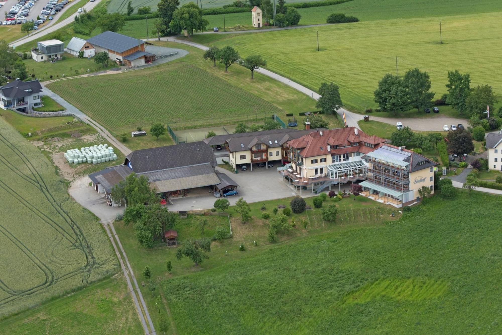 Hotel Seehof Sankt Georgen am Langsee Exterior photo